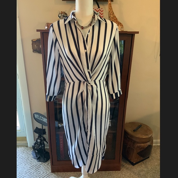 Black and White Strpped Button Down Dress NEW - Picture 2 of 8